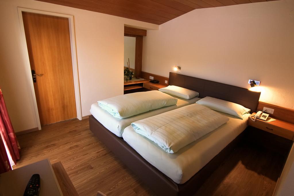 Hotel Cristallago Seefeld in Tirol Ruang foto