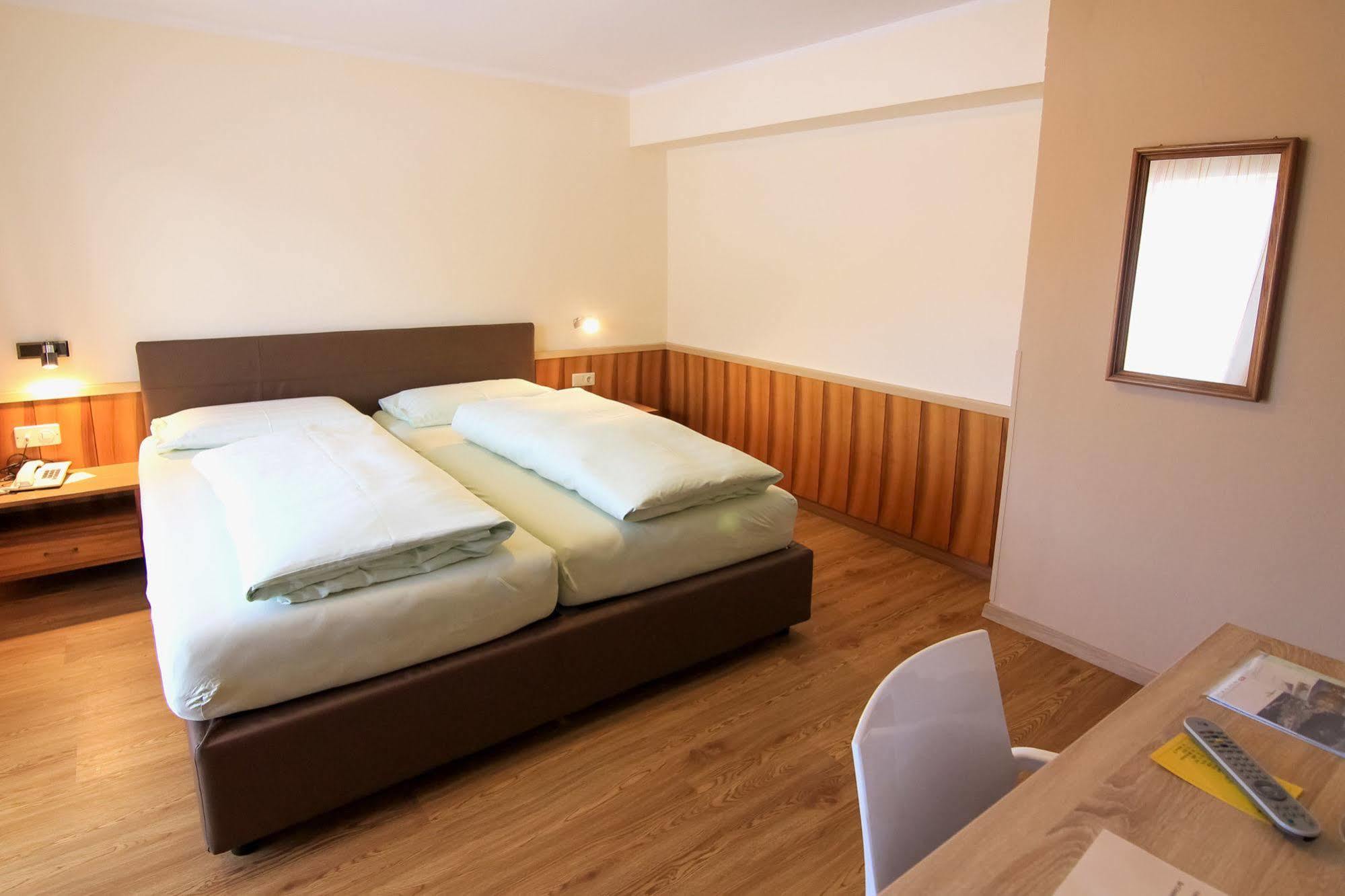 Hotel Cristallago Seefeld in Tirol Bagian luar foto